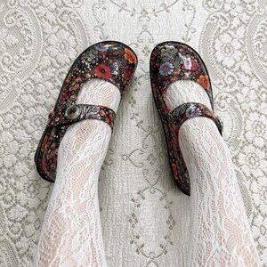 Adorable quirky whimsical twee floral platform Mary janes
